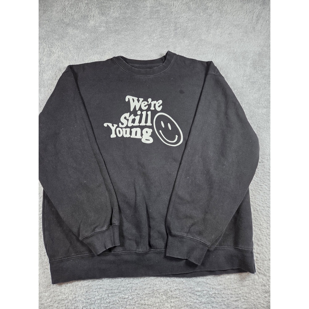 Fanjoy Sweatshirt 2XL Black‎ Mens We're Still Young Smiley Graphic Crewneck